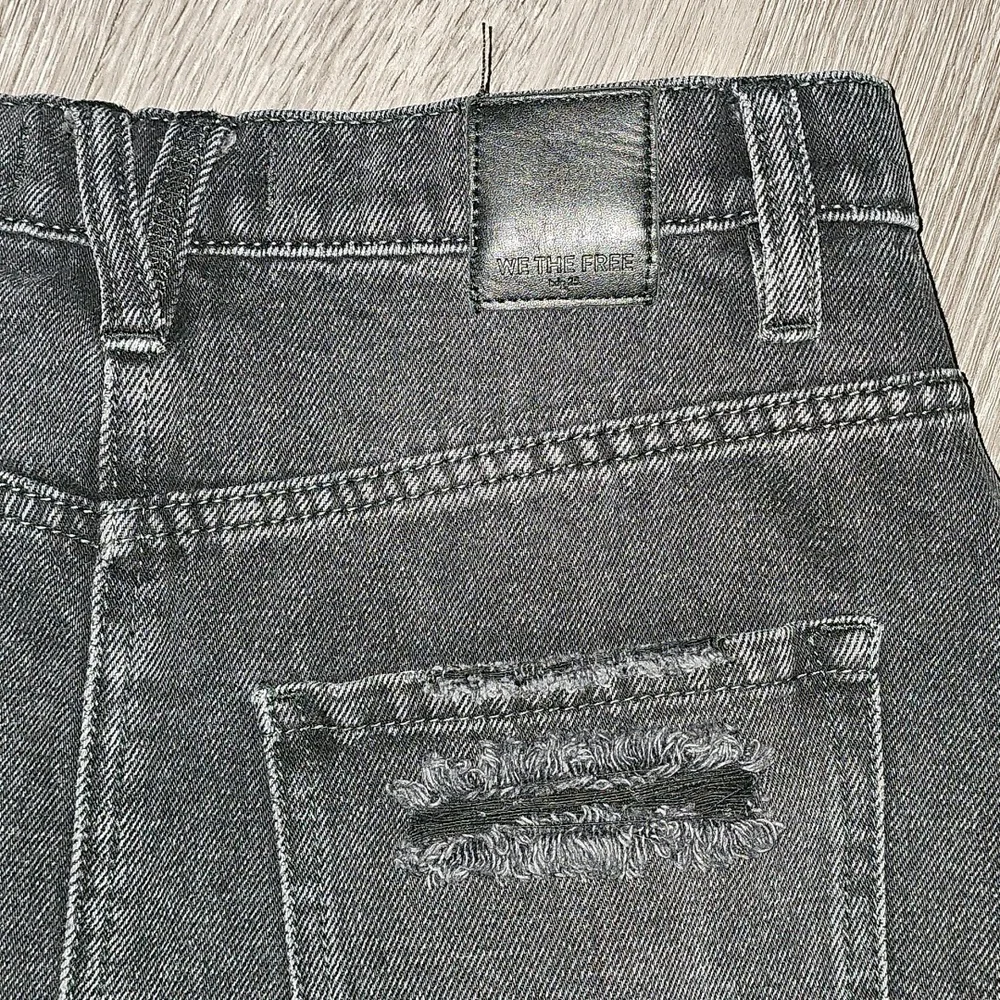 WE THE FREE Black Denim Distressed Skirt. So Cute. Sz 29 Womens!!